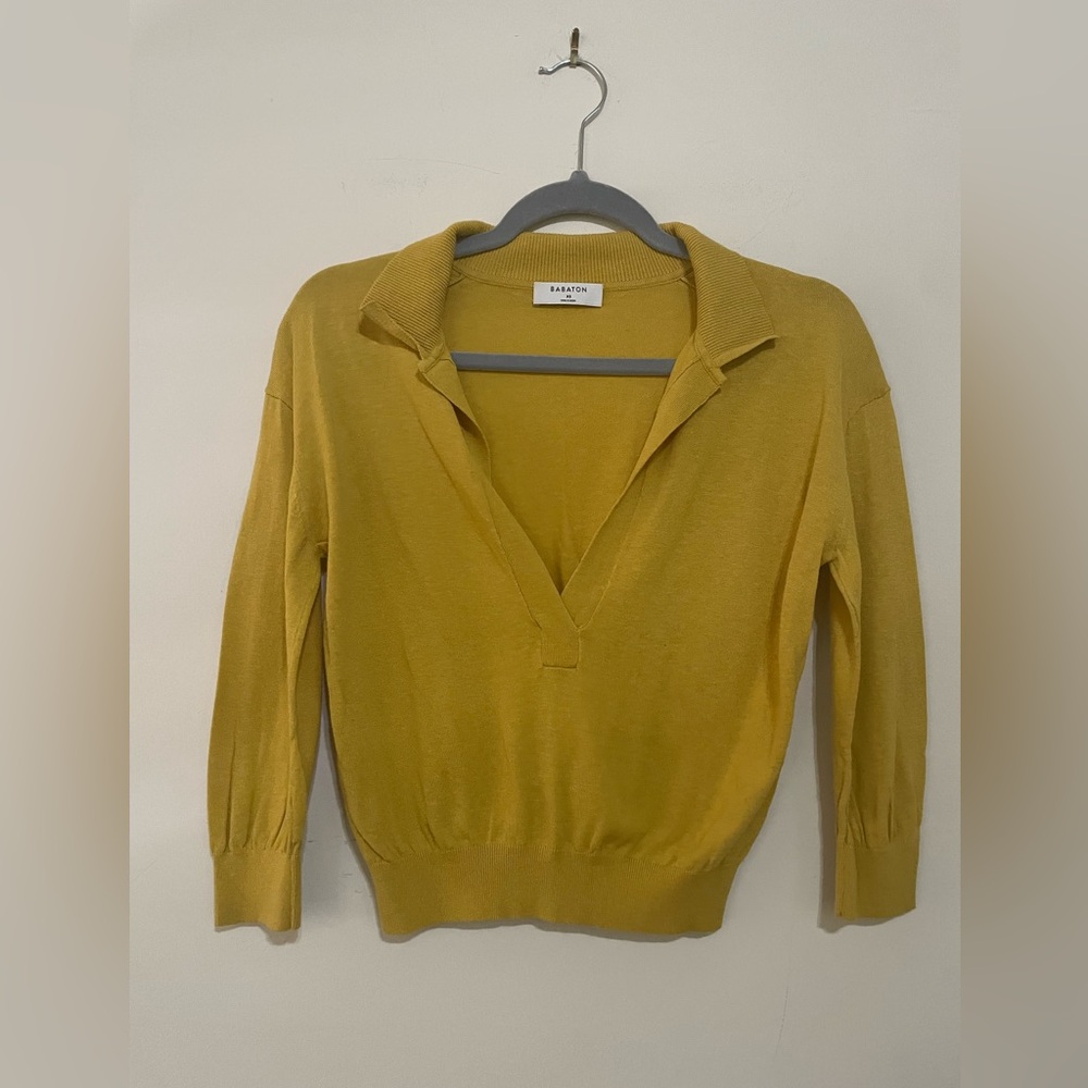 Babaton V-Neck Yellow Sweater Cropped Style